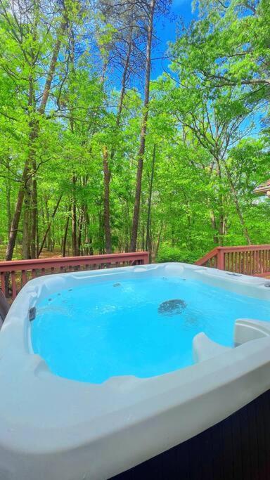 Emerald Cabin W/Hot Tub, Firepit, Lake, Skiing Basye Bagian luar foto